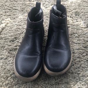 Boys boots